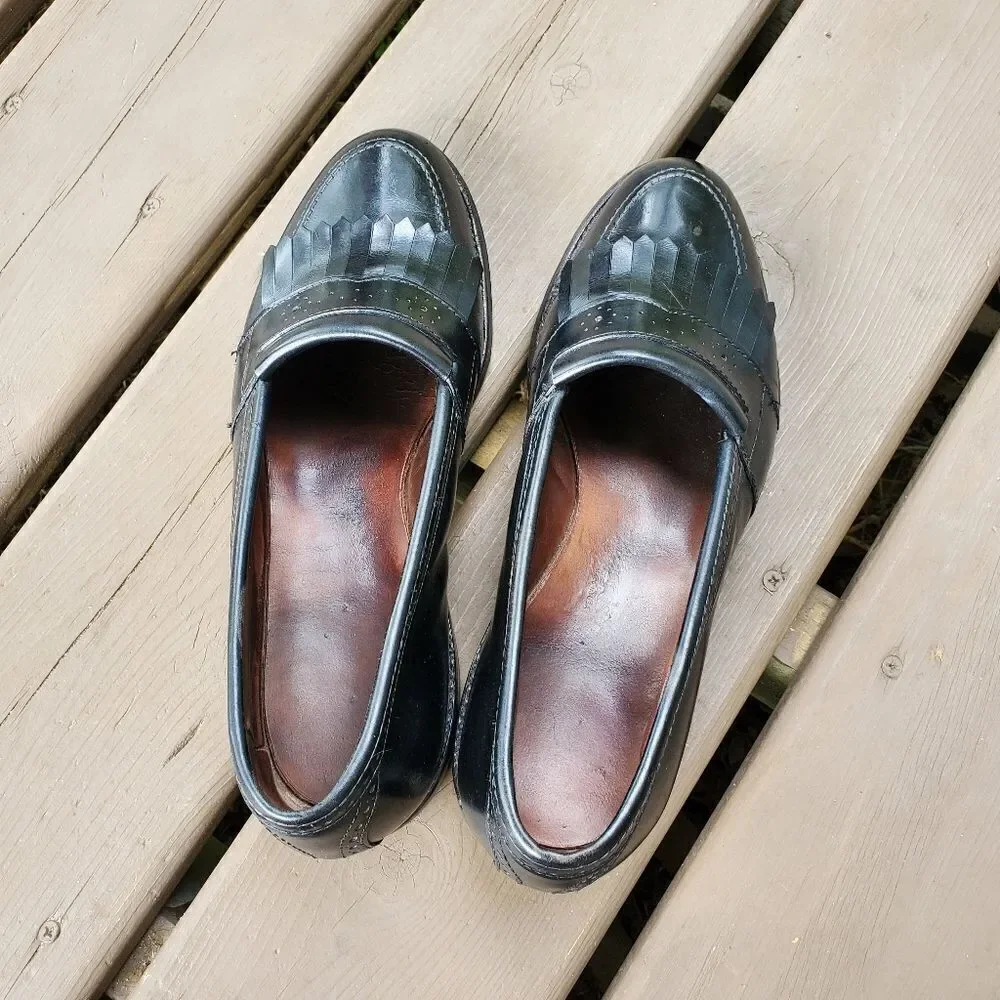 Vintage 80s Retro Preppy Acadamia Black Leather Kiltie Fringe Brogue Loafers 8.5